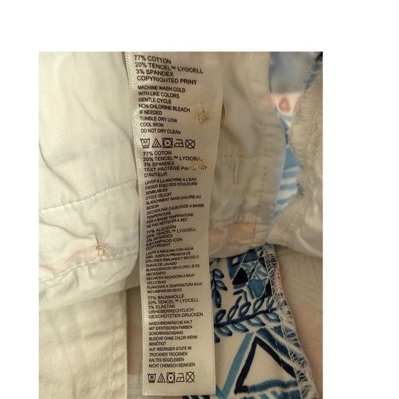 Tommy Bahama Womens Size 4 Blue Pink Geometric Floral Tribal Print Cotton Shorts - Picture 6 of 11